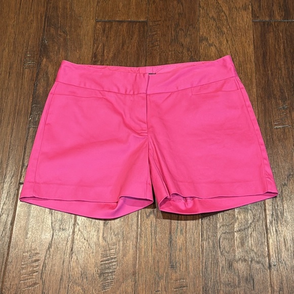 Size 6 Vibrant Pink Women's Shorts - Picture 3 of 8